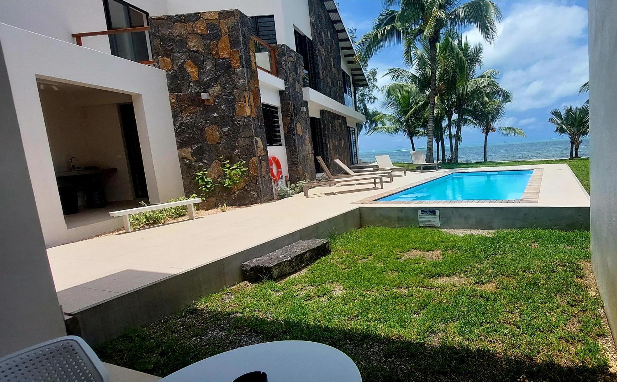 Canari Waterfront Villas Roches Noires Exterior foto