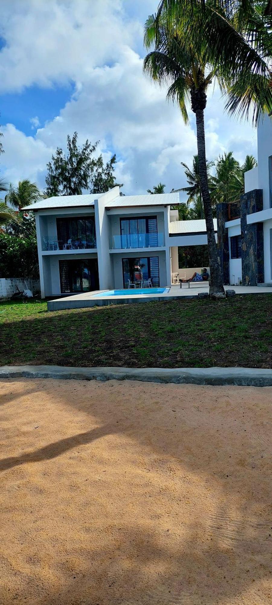 Canari Waterfront Villas Roches Noires Exterior foto