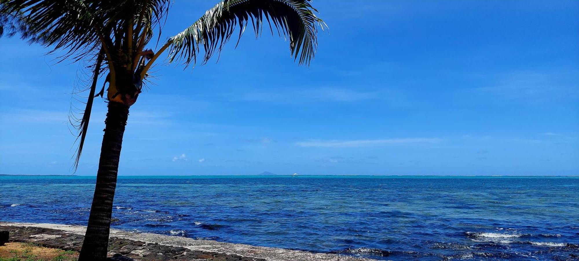 Canari Waterfront Villas Roches Noires Exterior foto