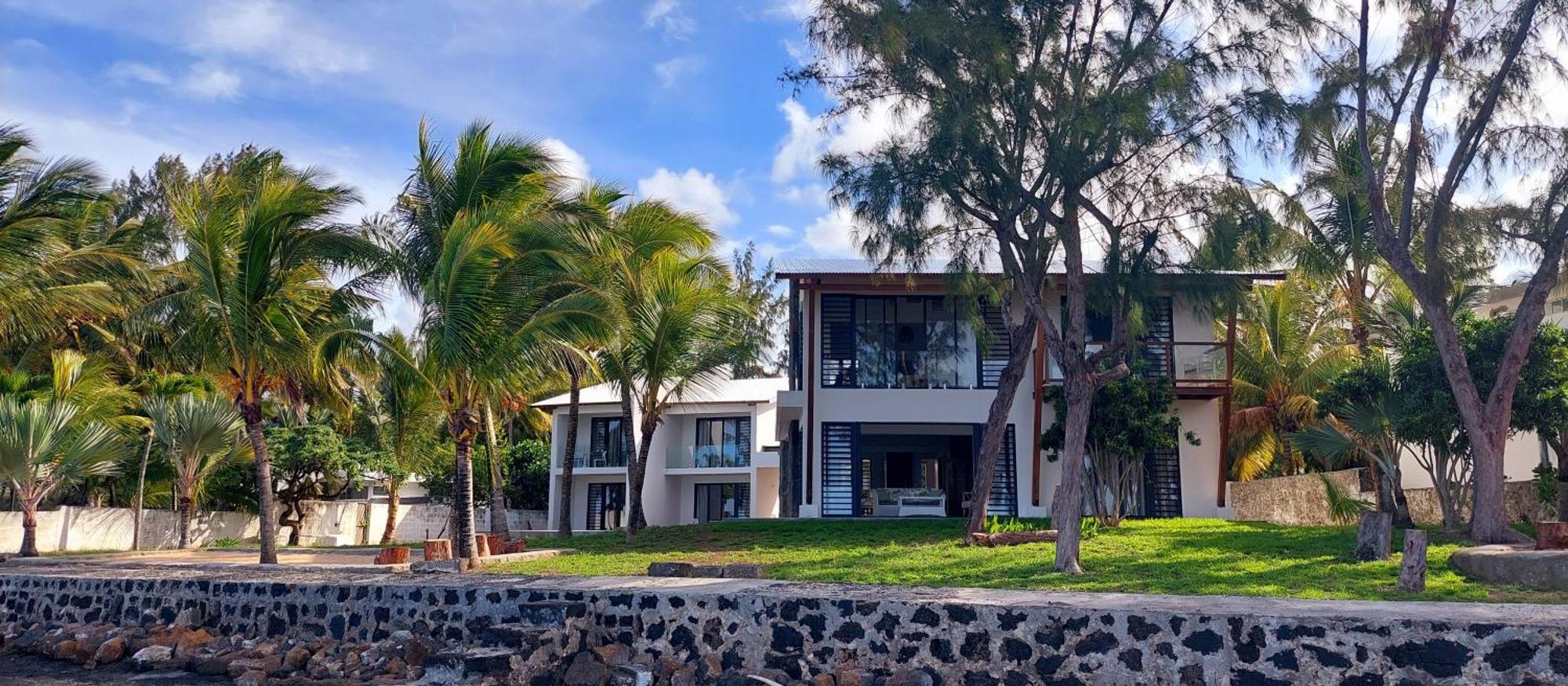 Canari Waterfront Villas Roches Noires Exterior foto