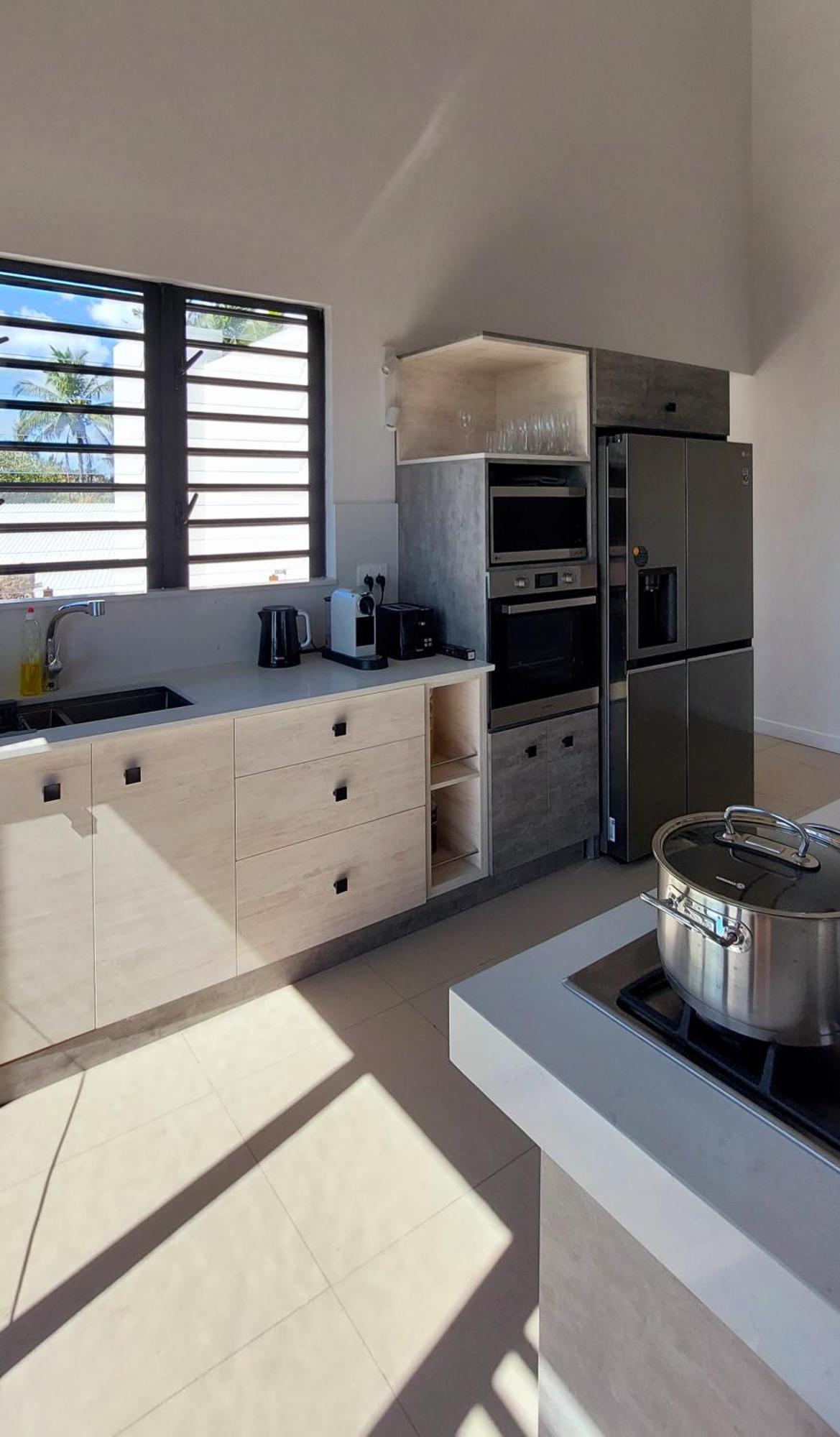 Canari Waterfront Villas Roches Noires Exterior foto