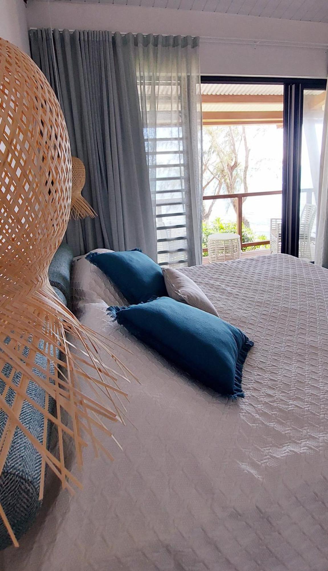 Canari Waterfront Villas Roches Noires Exterior foto