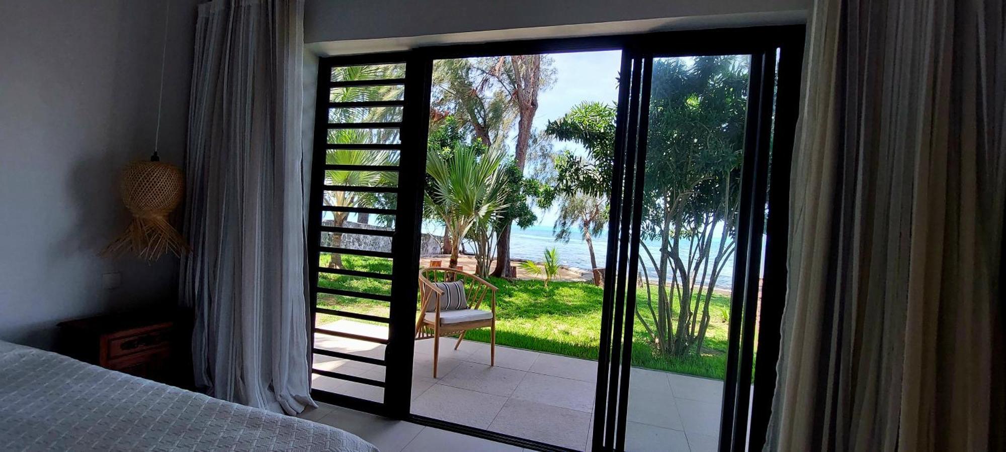 Canari Waterfront Villas Roches Noires Exterior foto